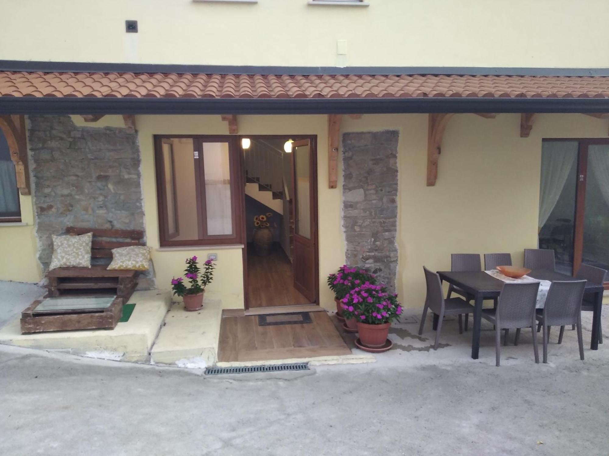 Agriturismo B&B Il Girasole Roccadaspide Exterior photo